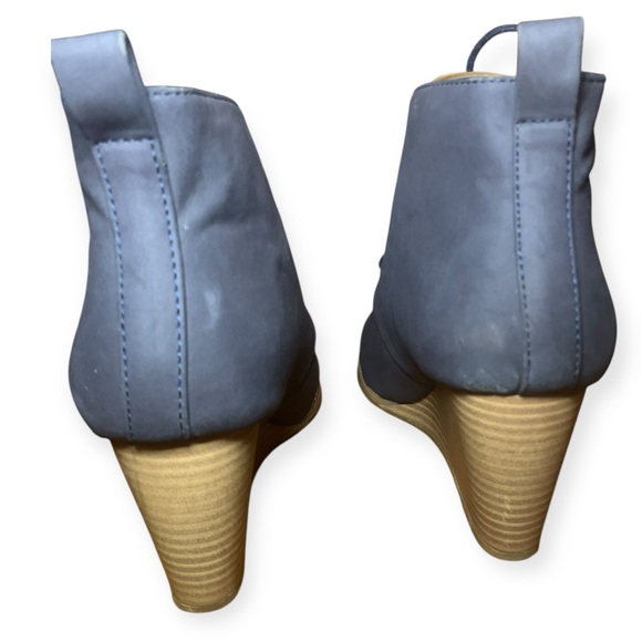 Nautica Women's Navy Wedge Boots - Picture 4 of 9